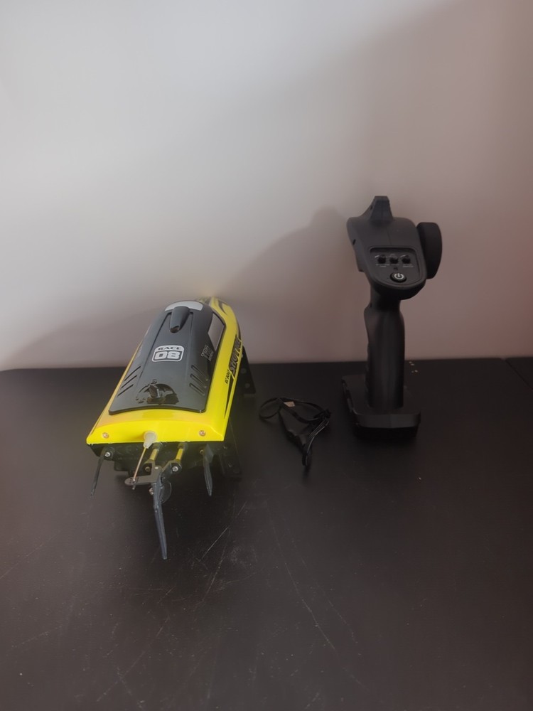 Shuttle RC Boat Shadow Storm TRO Extreme Race 08 Complete