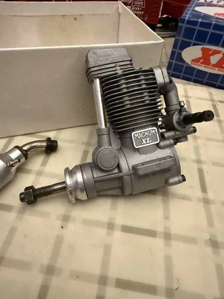 Magnum XL 71 4 Stroke Engine