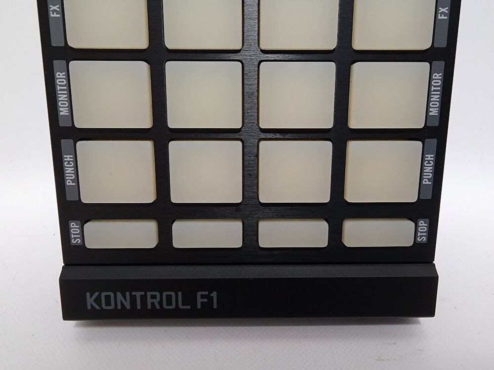 Native Instruments TRAKTOR KONTROL F1 DJ Controller