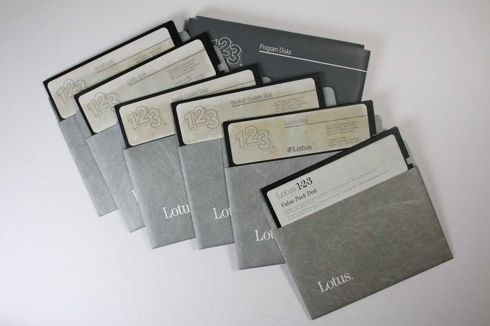 Lotus 123 software release 2 upgrade floppy disk