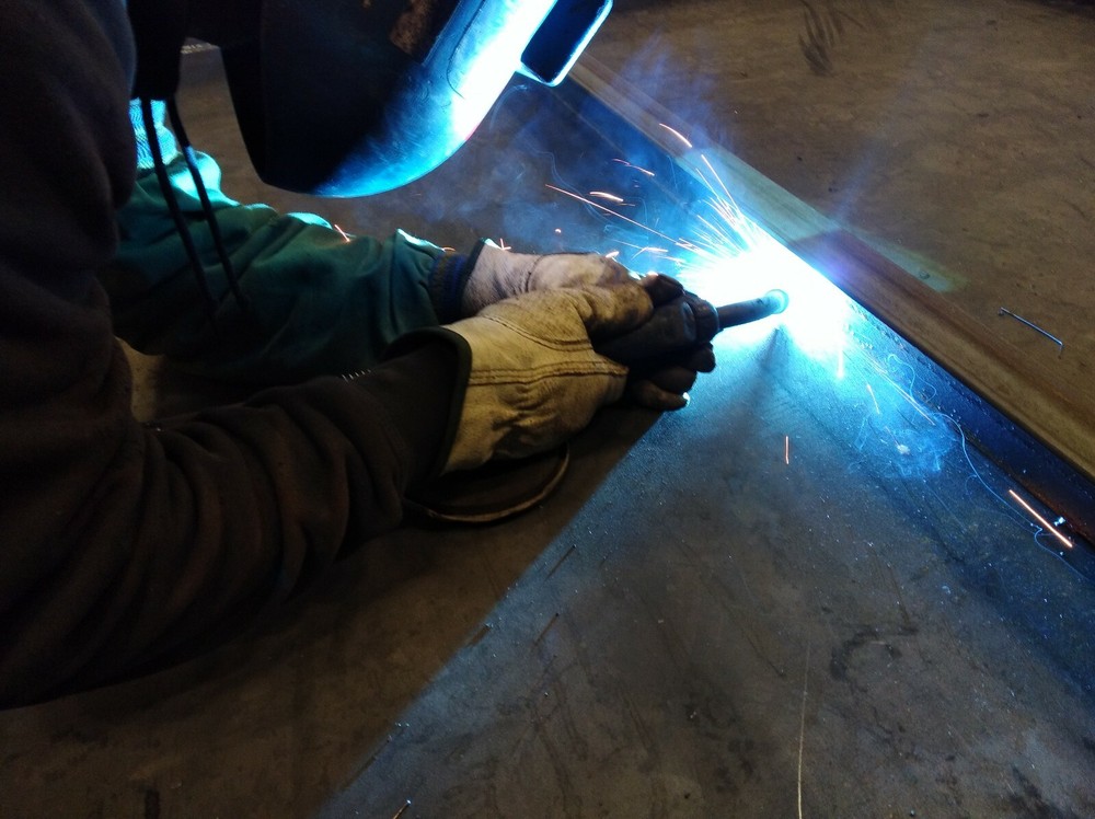 Long weld guider