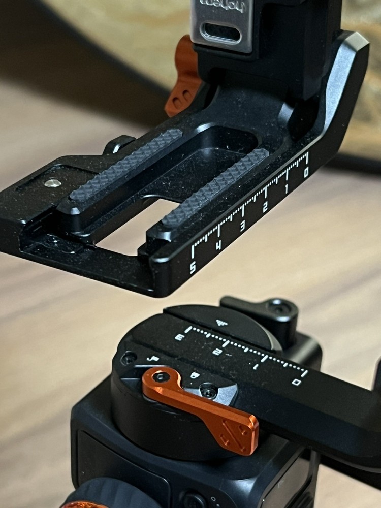 Hohem iSteady MT2 Kit Mirrorless Camera Gimbal