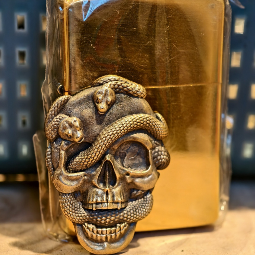 High-Precision Snake Skull Decal Kerosene Lighter (Does Not Include Lighter)