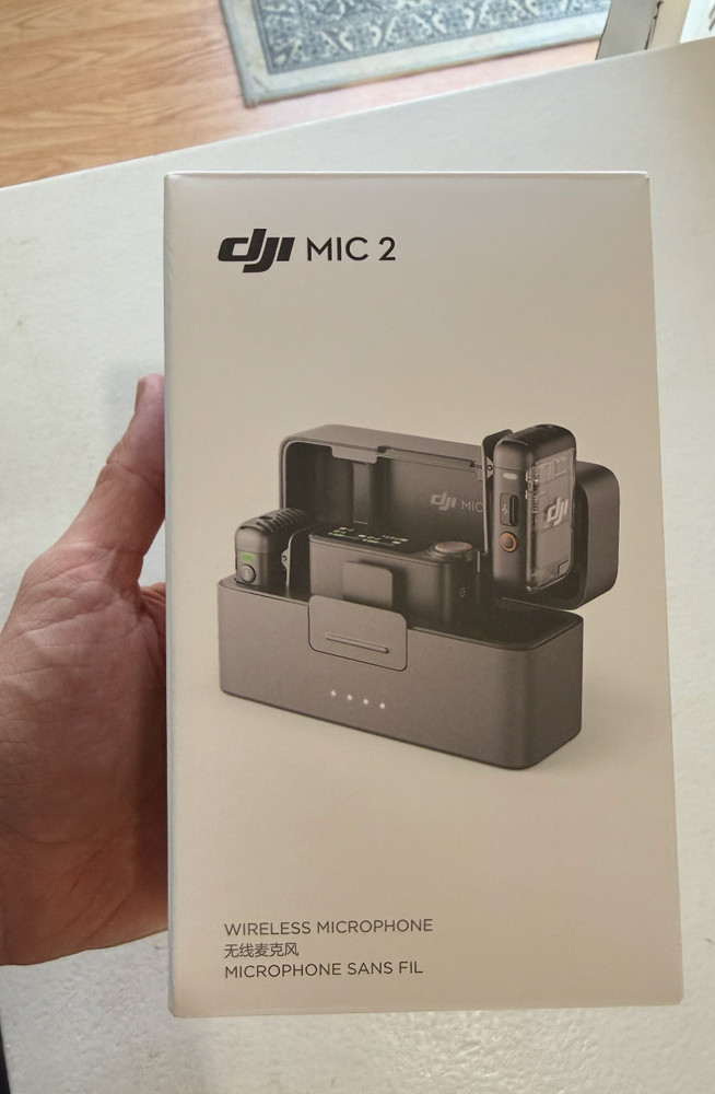 DJI Mic 2 Combo (2x Shadow Black Transmitter, 1x Receiver & Charging Case)