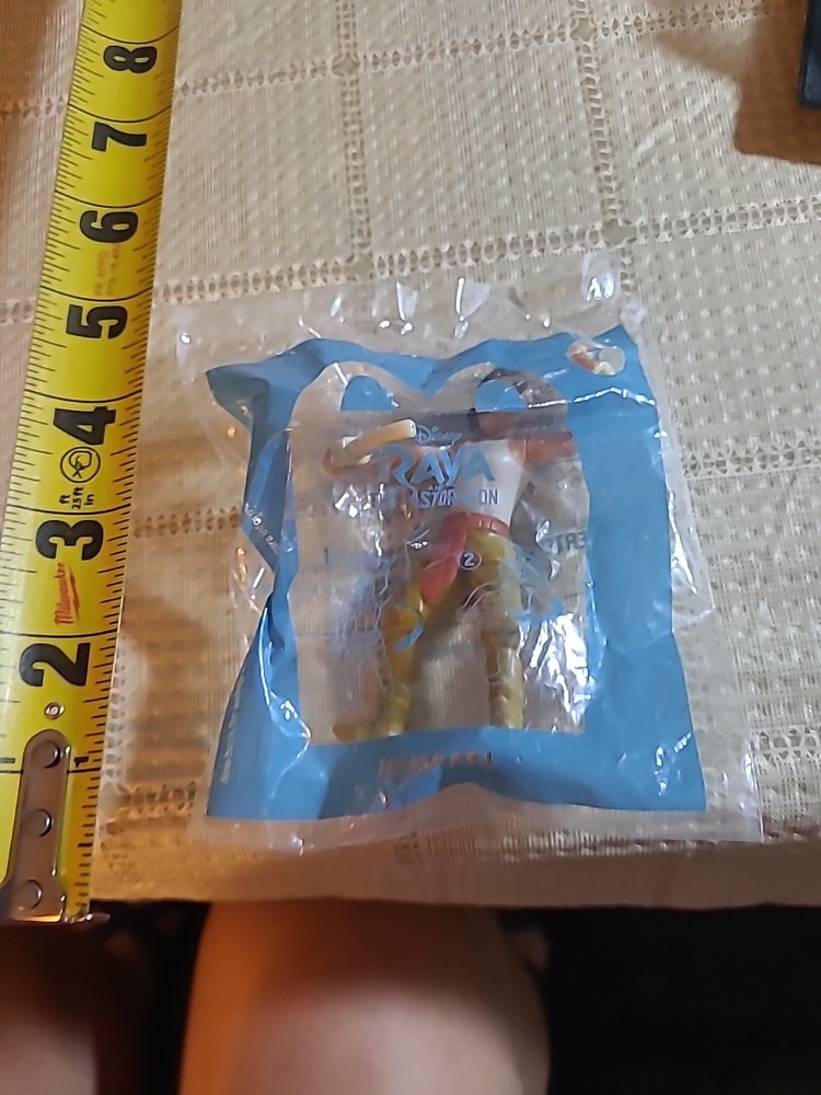 DISNEY RAYA MCDONALD'S FIGURE