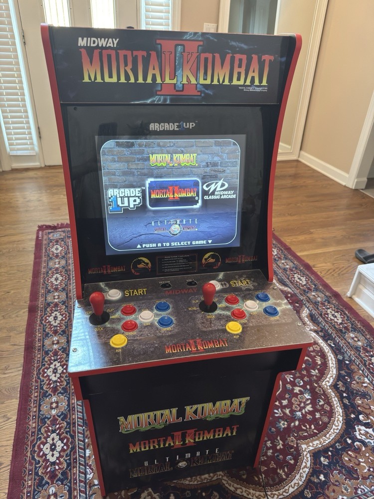 Mortal Kombat Arcade Machine ARCADE1UP 7433