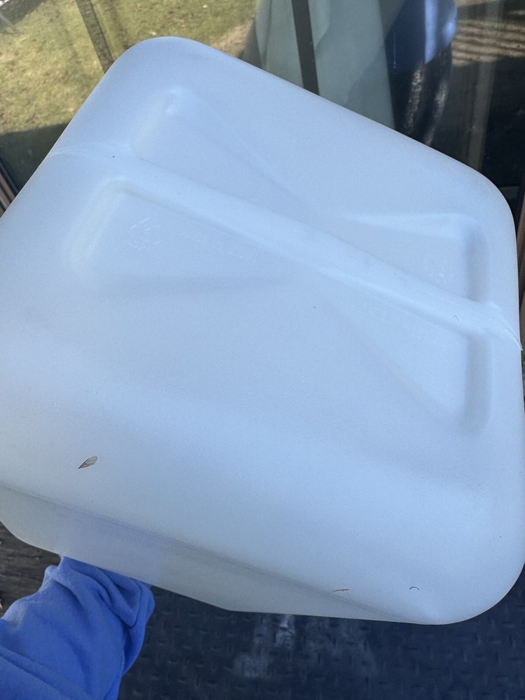 5 Gallon Polyethylene Vented Dispensing Container Brand New