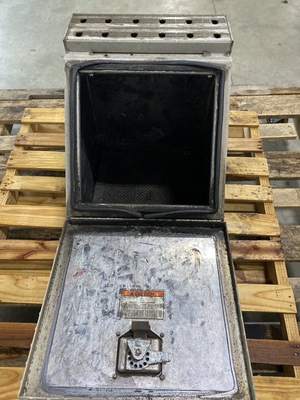 2017 Kenworth T680 Tool Box (693-10345)