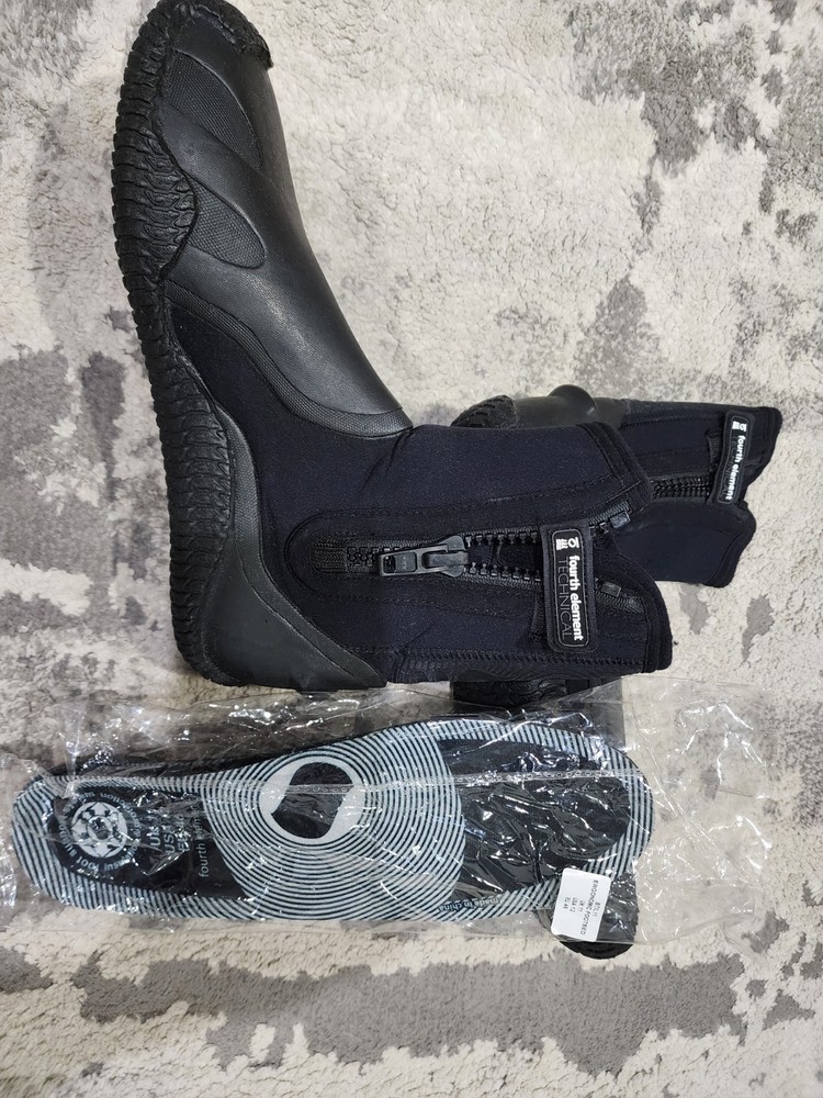 Fourth Element Amphibian boots Size 13 US