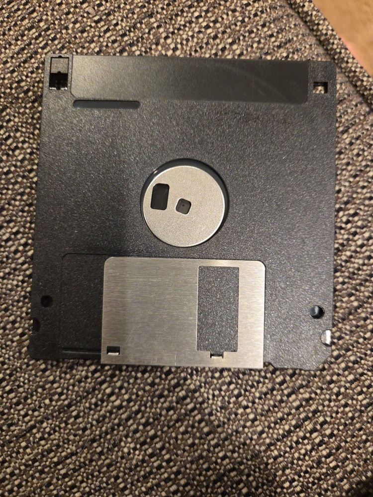 Microsoft Windows 98 - X03-66930 Boot Disk - 3.5" Floppy Disk Unused?