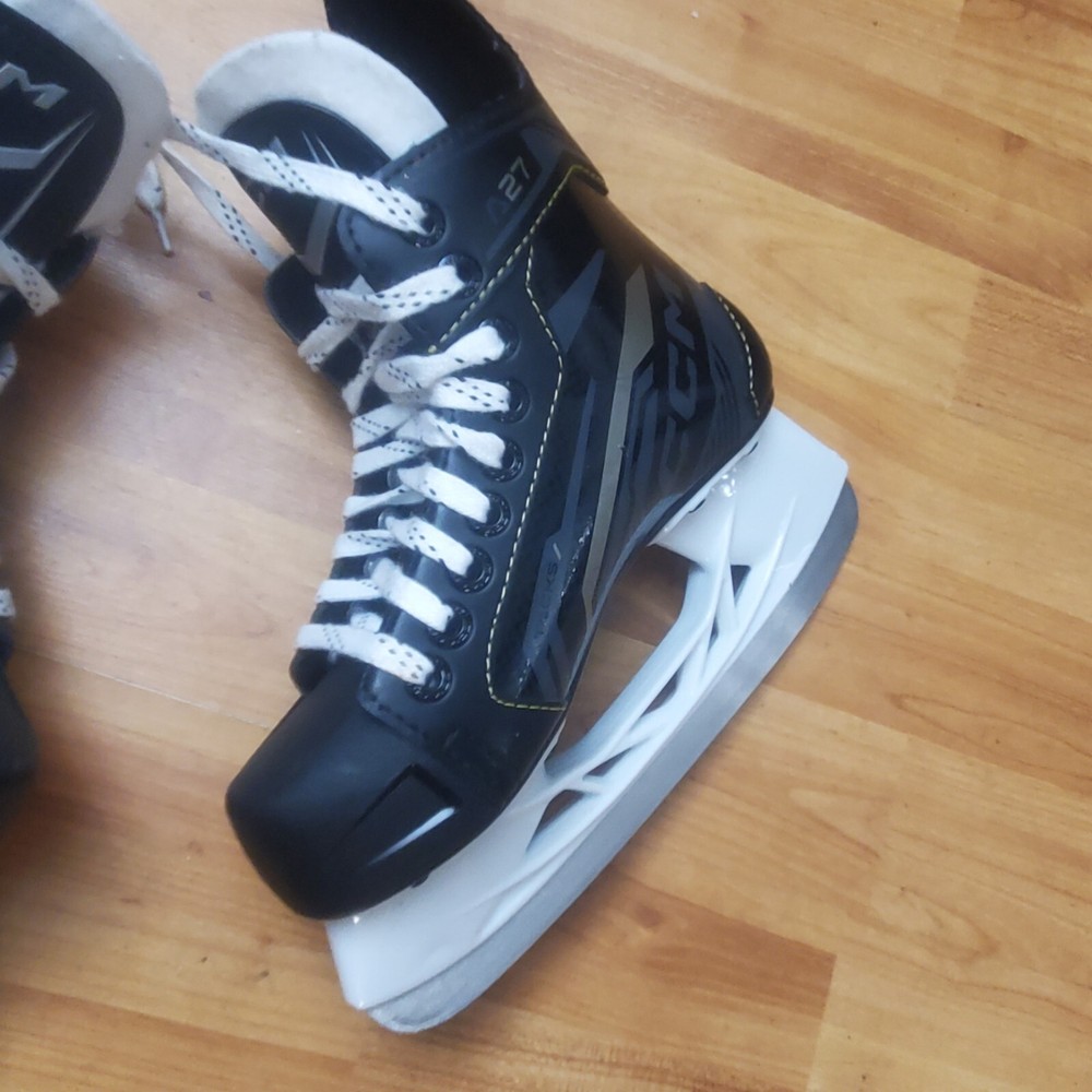 CCM A27 Ice Hockey Skates Intermediate Size 2 Regular FREE SHIP