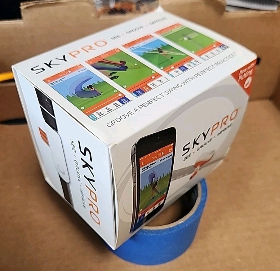 Skypro Golf Swing and Putting Analyzer by SkyGolf. iPhone IOS 8+ or Android 4.1+
