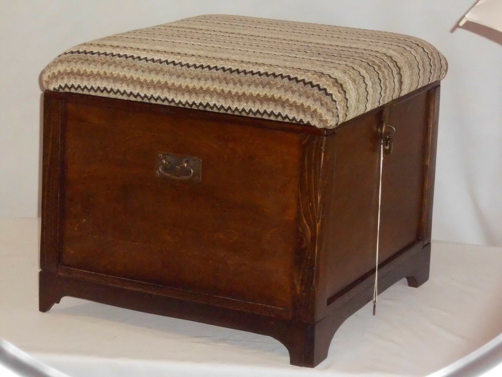 Little Brownie Ottoman/ Storage Box (Primitive)