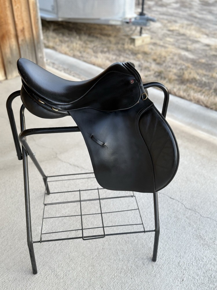 Lovatt & Ricketts 17” Event Saddle Black with Medium Wide Tree