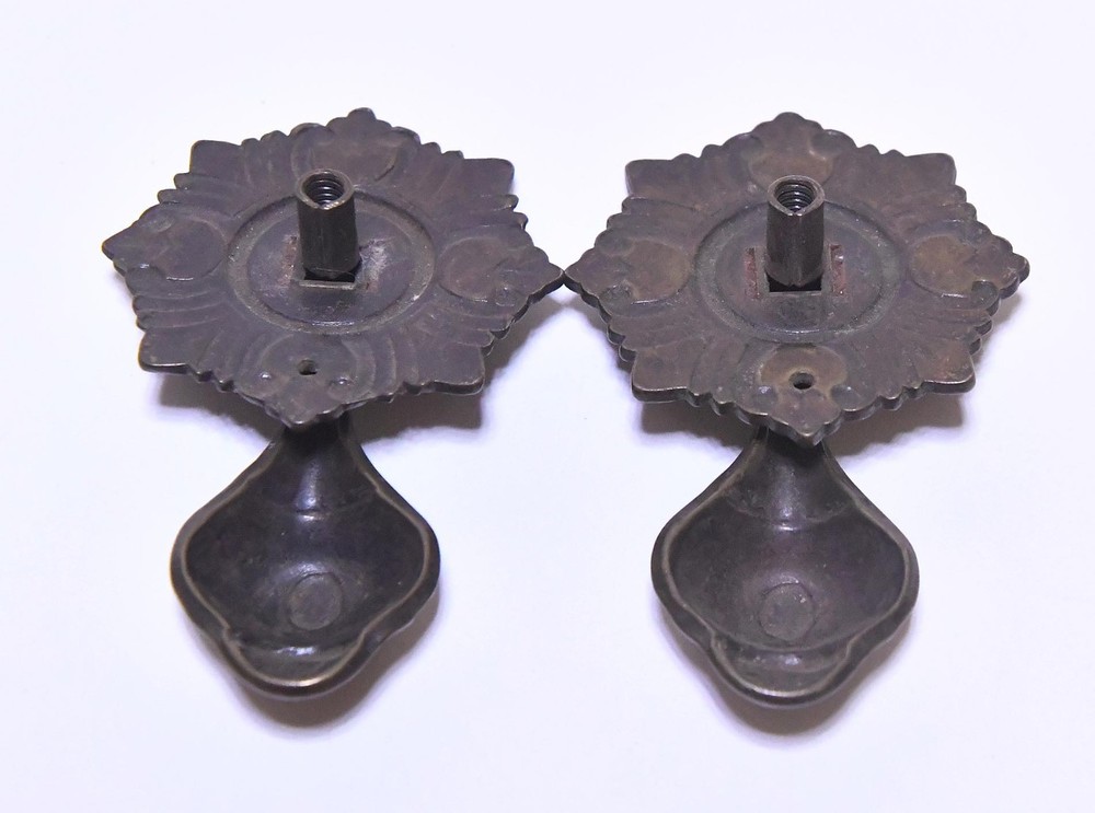 2 MATCHING METAL TEAR DROP DRAWER PULLS