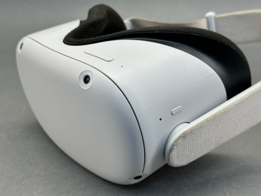 Oculus Quest 2 128GB VR HEADSET + Controllers