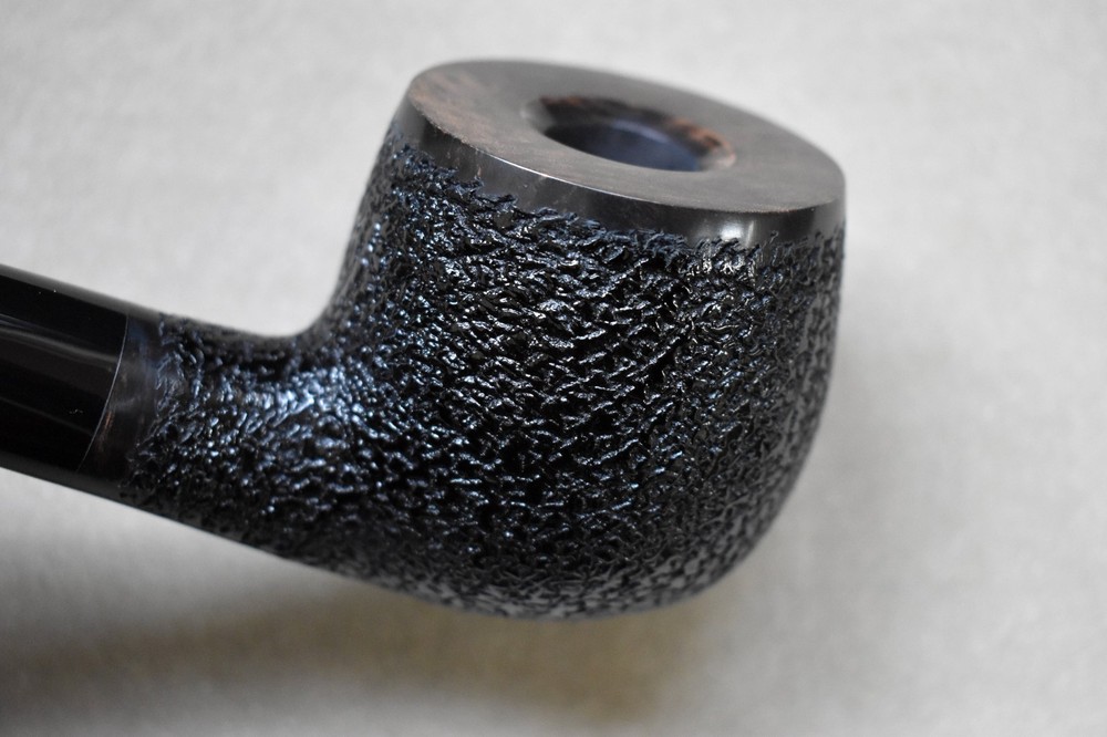 Moretti Pipe Super Magnum Black Rusticated Freehand