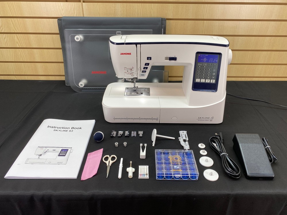 Janome Skyline S3 Anniversary Edition Computerized Sewing Machine - Pre-Owned ✅