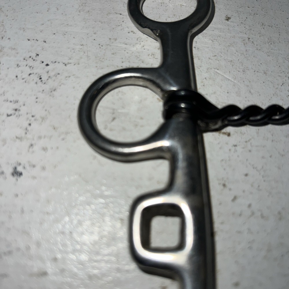 New Twisted Mouth Medium Shank Bit LLL-26