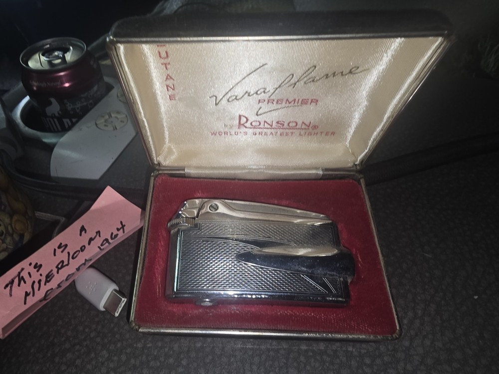 Vintage Ronson Varaflame Premier Lighter With Box