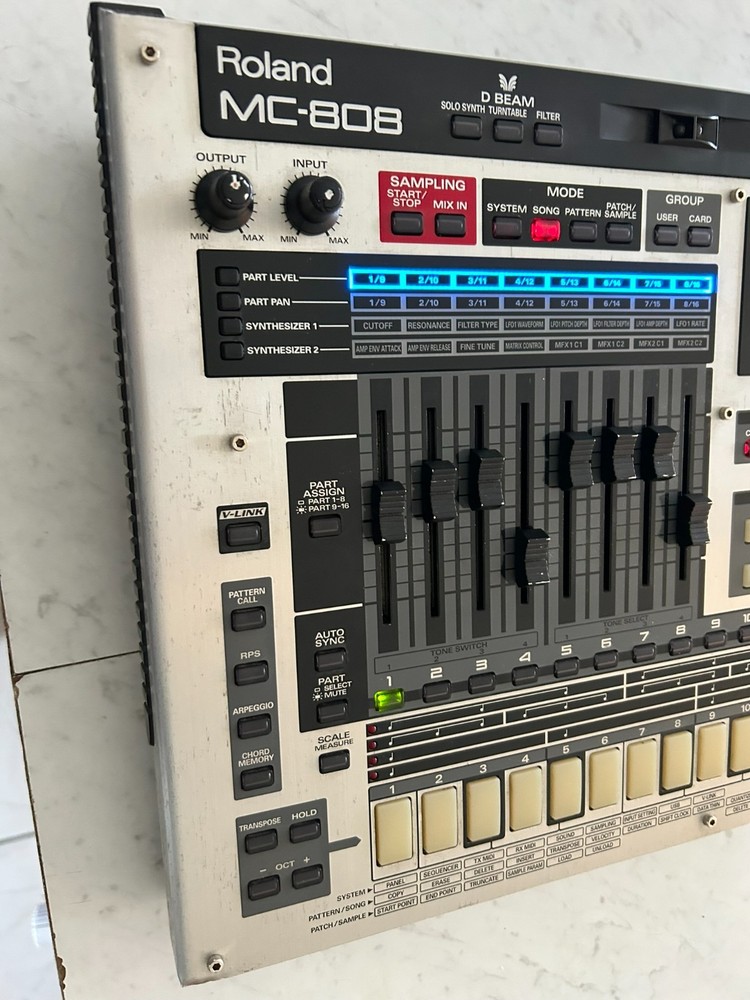 Roland MC808