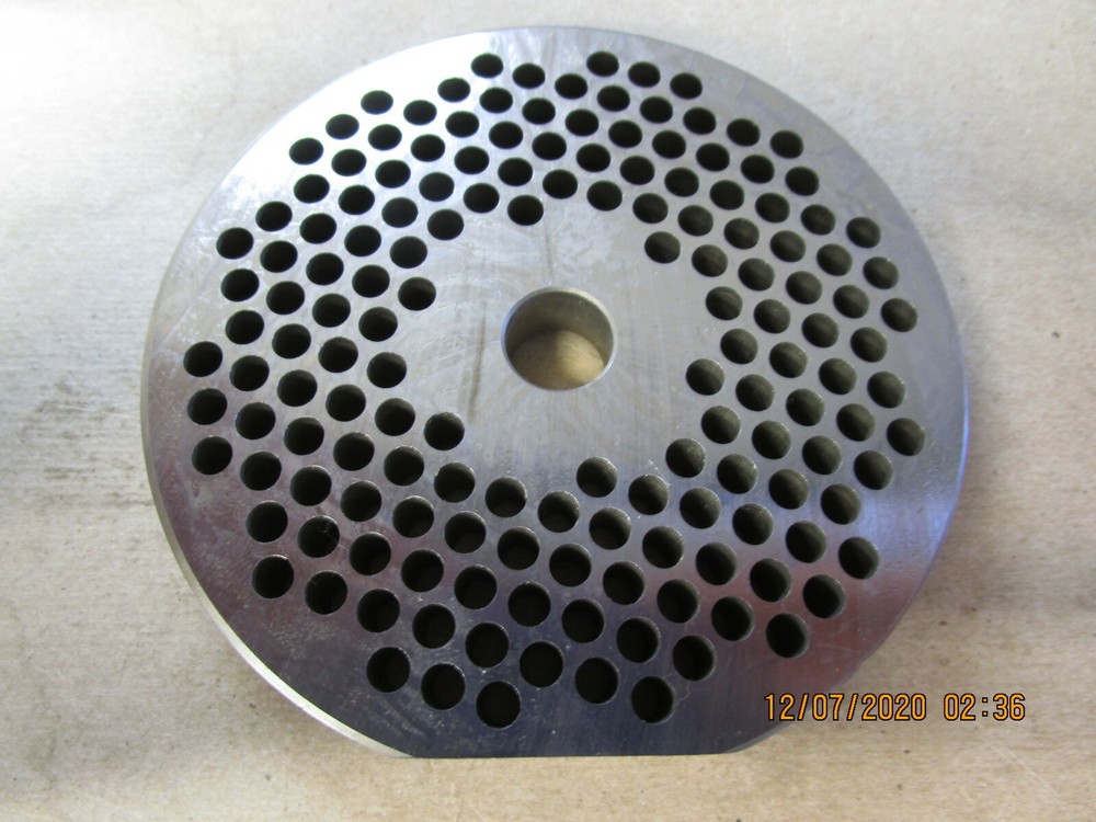 #32 GRINDER PLATE 3/16” 1 SIDE FLAT CLEVELAND STYLE