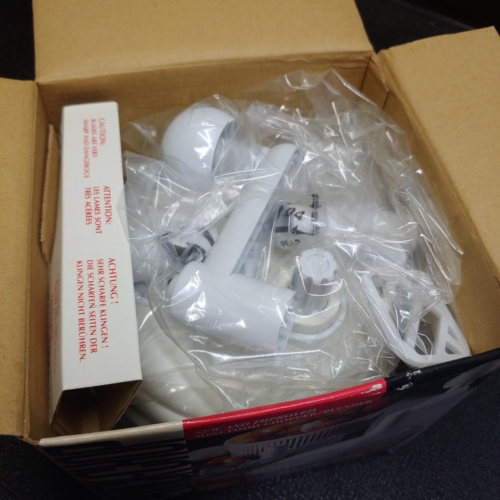 Metro Quick Chop Mini Chopper/ Blender Model 1646