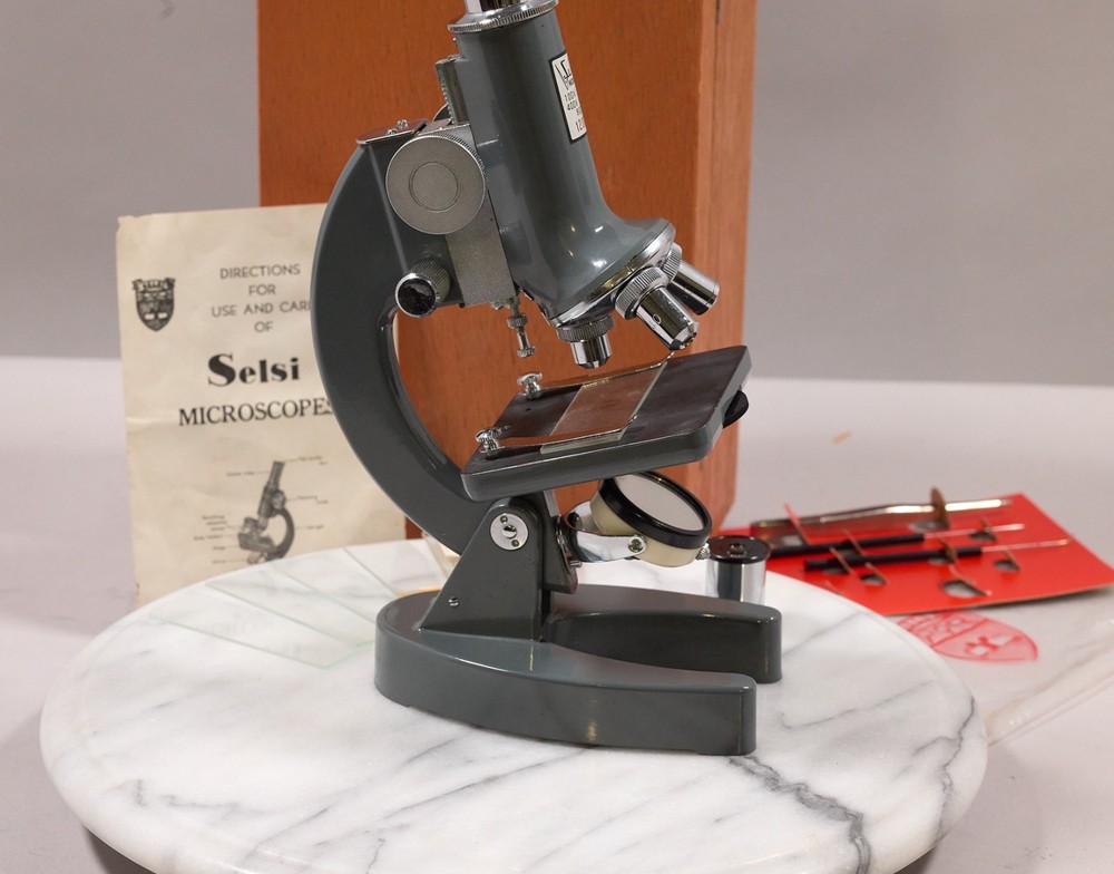 Selsi 1200x microscope with box and accessories. Immaculate condition.