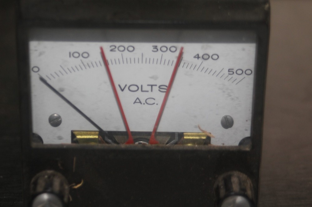 API Instruments 0/500 AC Voltmeter 1200-1245