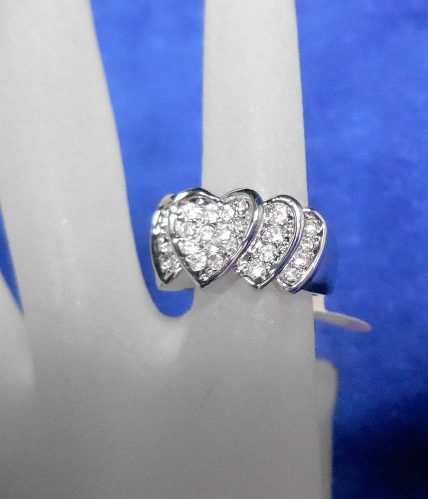 (#170) PAVED RHINESTONE HEART RING SIZE 6