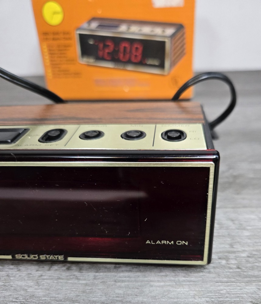 Dorset Solid State Alarm Clock Model 526N (Great Condition) w/box UL