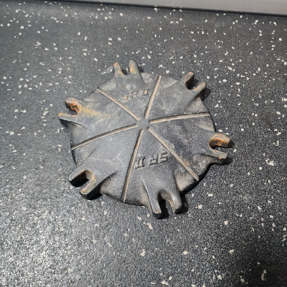 Sensus 1'' Cast Iron Bottom for Sensus SRII SR2 Water Meter Used