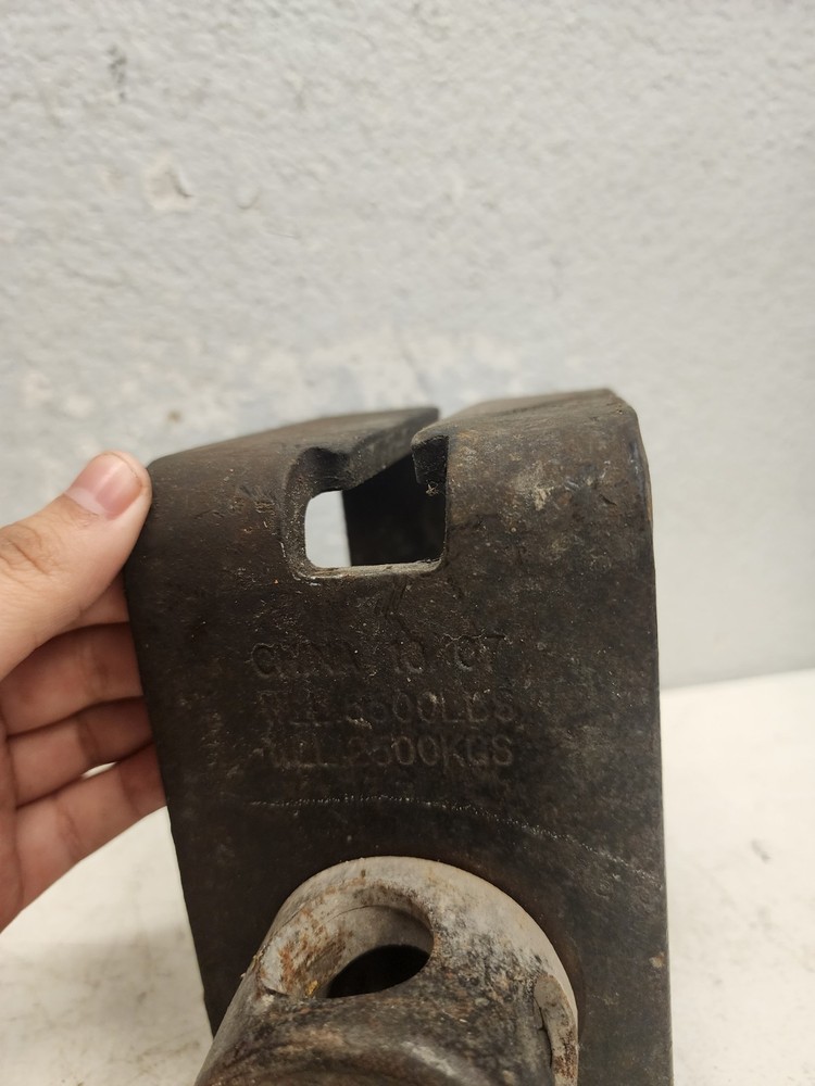 (5) Kinedyne Canada Ltd. 14011NP - WINCH, SLIDING 3 BAR.