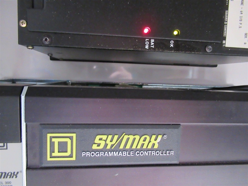 Square D Sy/Max Class 8030 Type PS-11 Programmable Controller HRK-100 Rack Unit