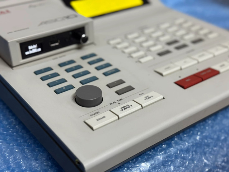 1pcs Akai ASQ-10 sequencer