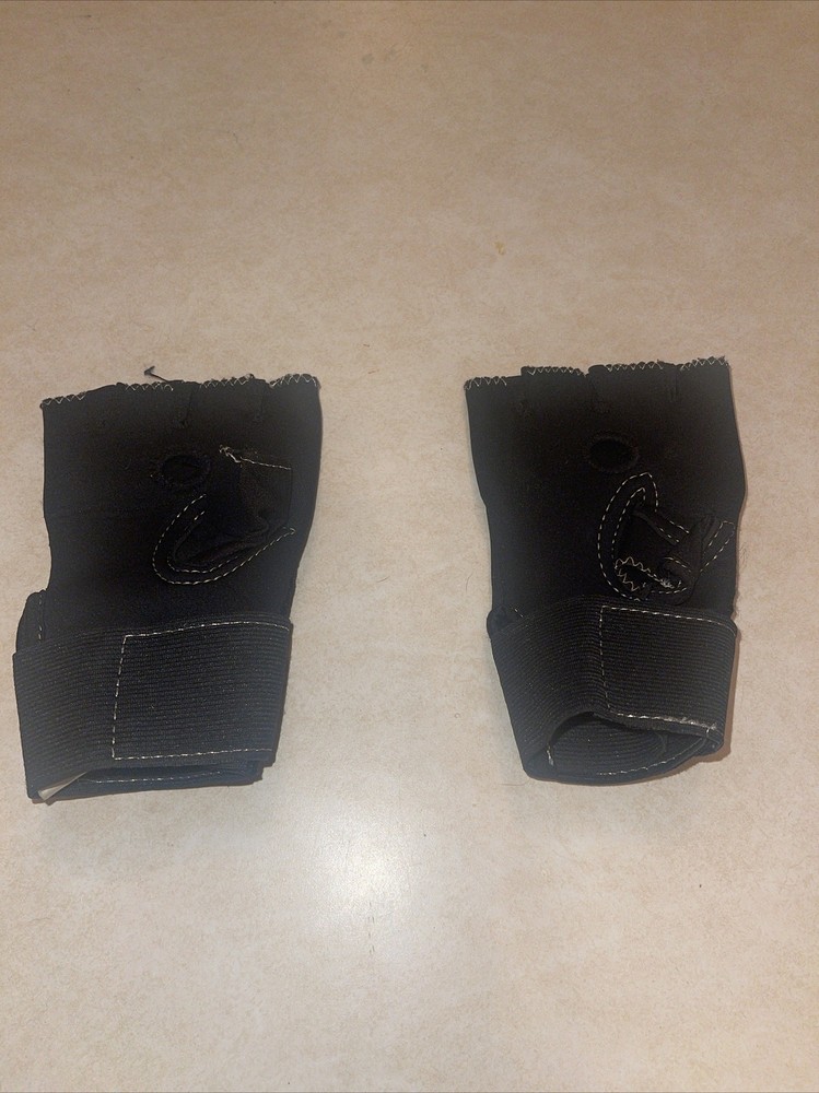 UFC Fingerless Gloves …:size Small