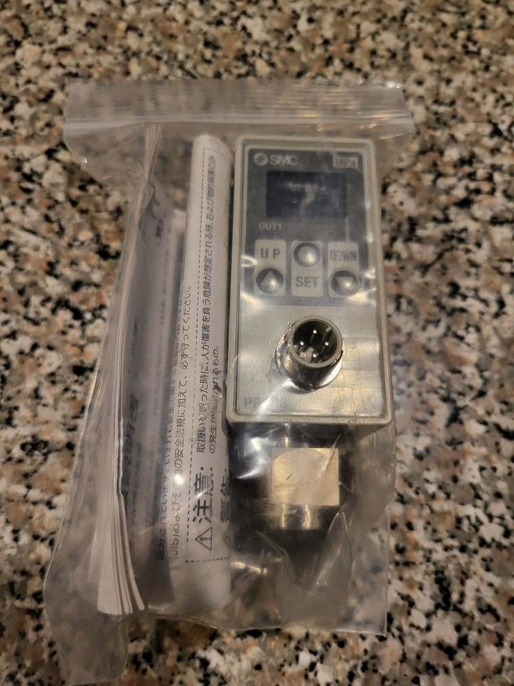 SMC ISE70-F02-43 DIGITAL DISPLAY PRESSURE SWITCH