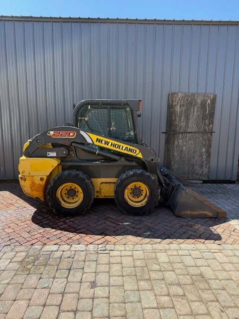 Skid Steer New Holland L220
