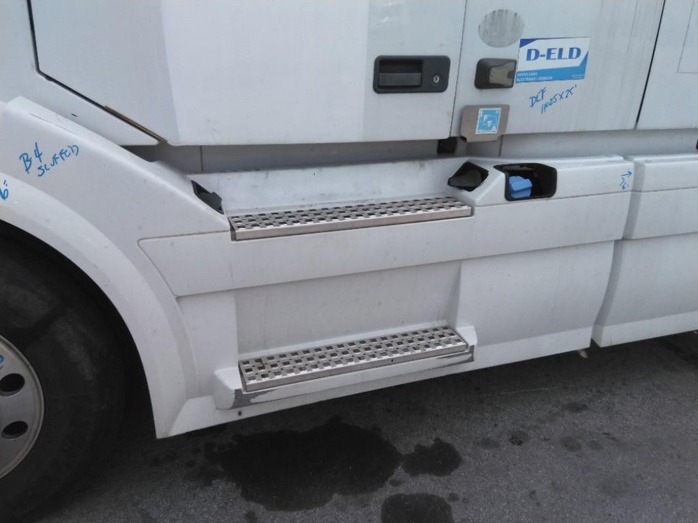 For 2014 VOLVO VNL SIDE FAIRING Left ,  OH