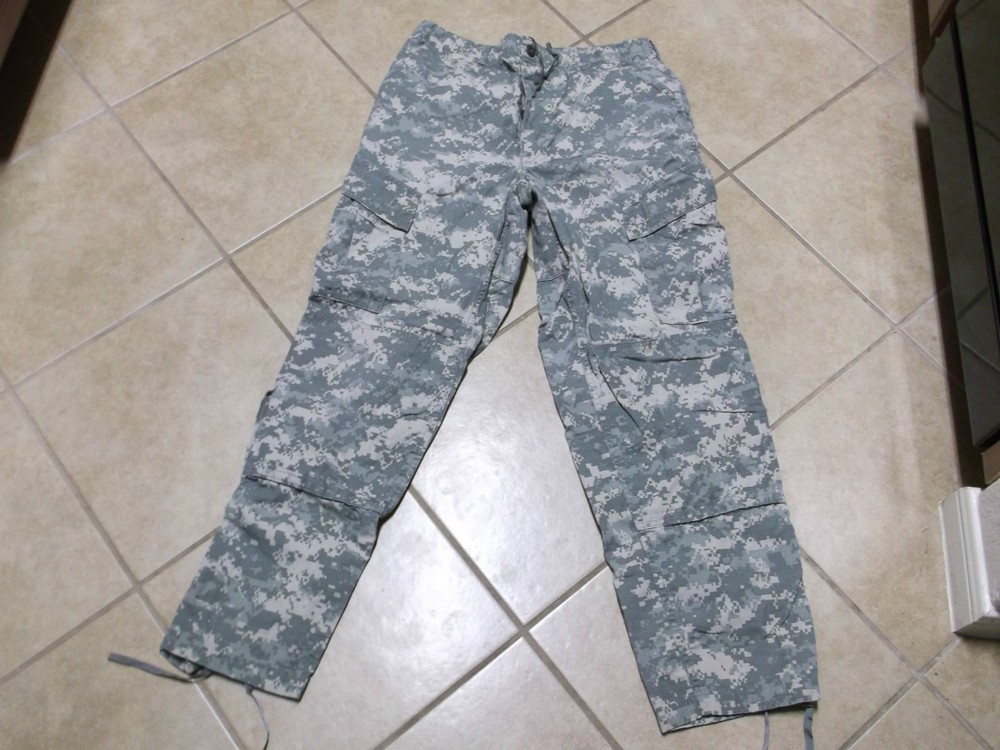 US  ARMY ACU PANTS  SIZE MEDIUM - X SHORT