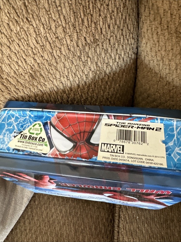 Spiderman 3D Embossed Metal Lunchbox Marvel Comics “Wall Crawler”