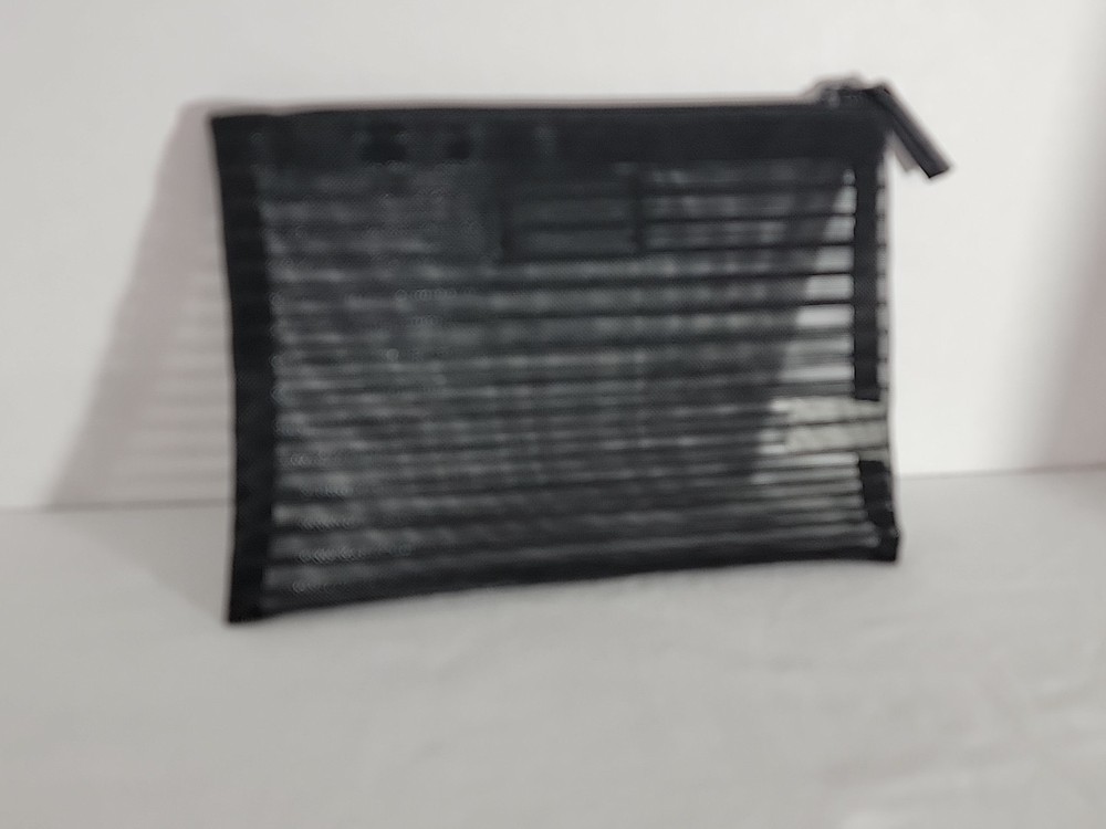 Kate Spade Small Mesh pouch