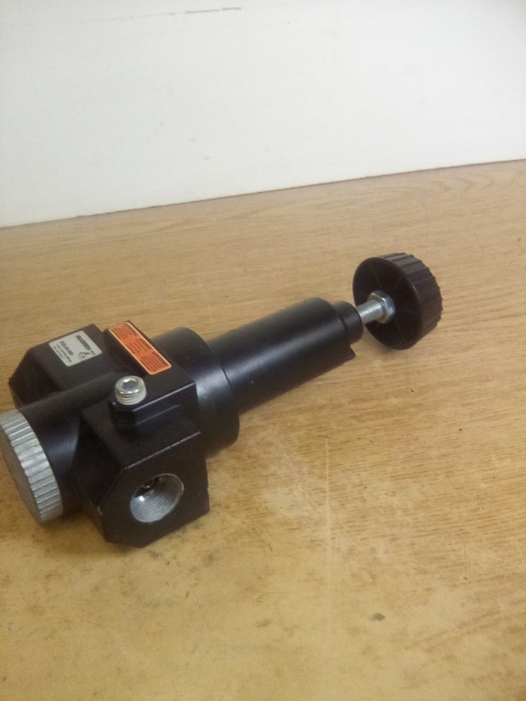 Wilkerson R30-06-000 Pneumatic Regulator