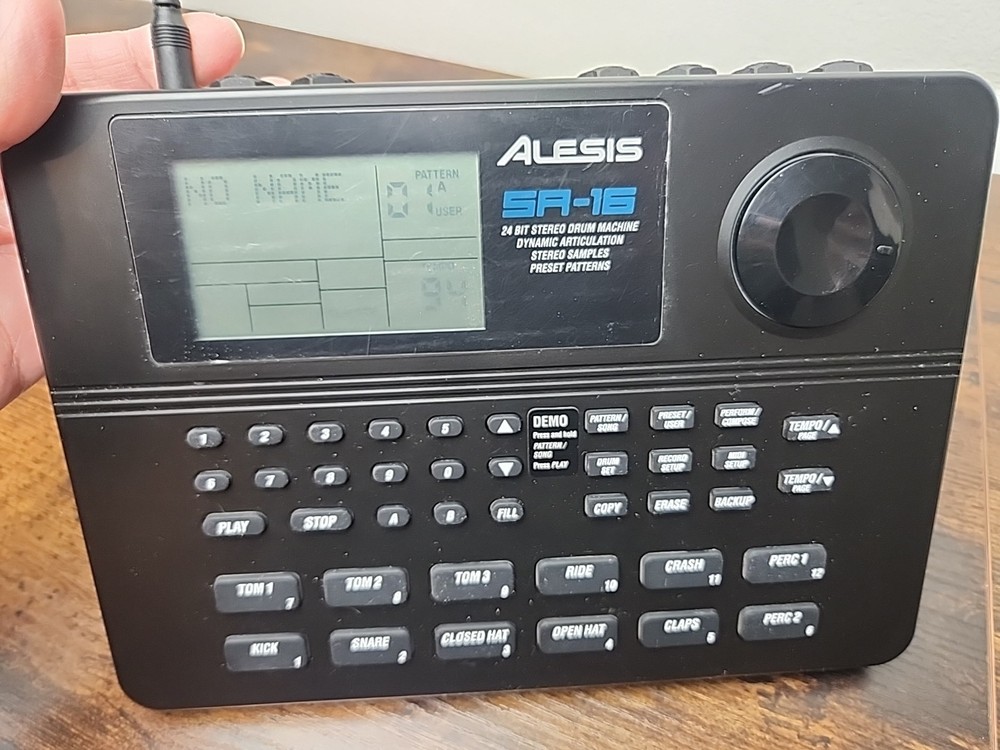 Alesis SR-16 24-Bit Stereo Drum Machine With Power Supply