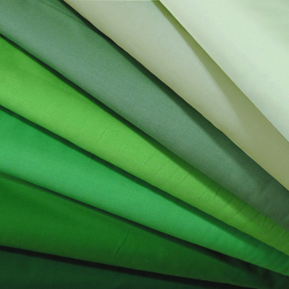 ROBERT KAUFMAN "KONA COTTON SOLID" Green #1 by the 1/2 yard