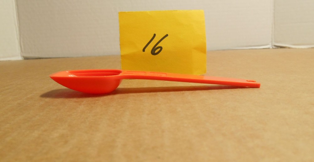 Orange Tupperware Replacement Measuring Spoon 1-1/2 tsp & 1tsp #1271 Y16