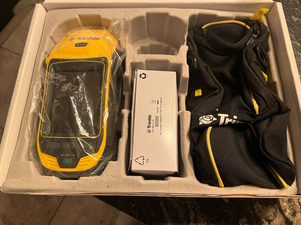 Excellent Trimble Geo 7X with rangefinder, monopole, extra battery, bracket!