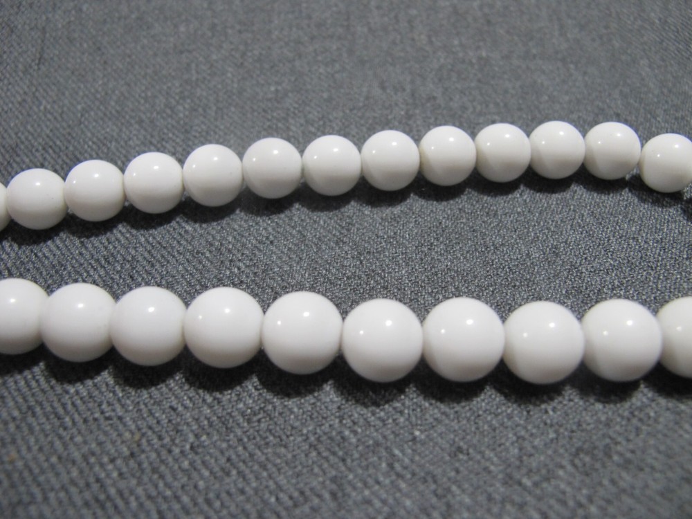 Vintage white plastic 3 bracelet bangles + elastic breaded collar necklace