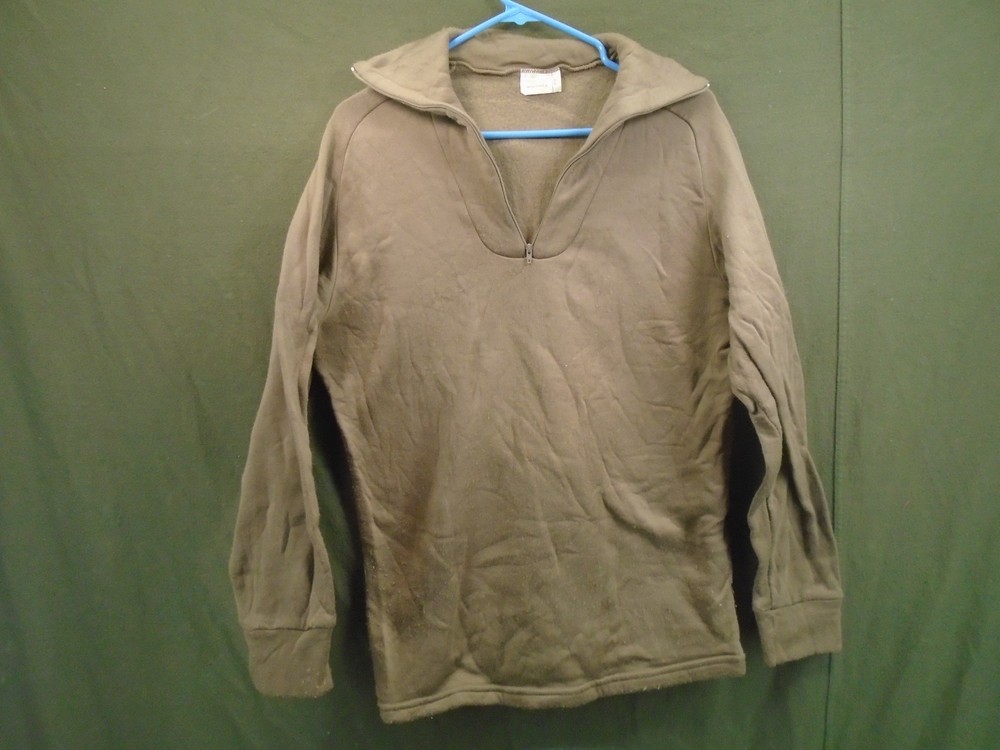 US Military Polypropylene Cold Weather Undershirt Polypro Shirt Medium 295-D