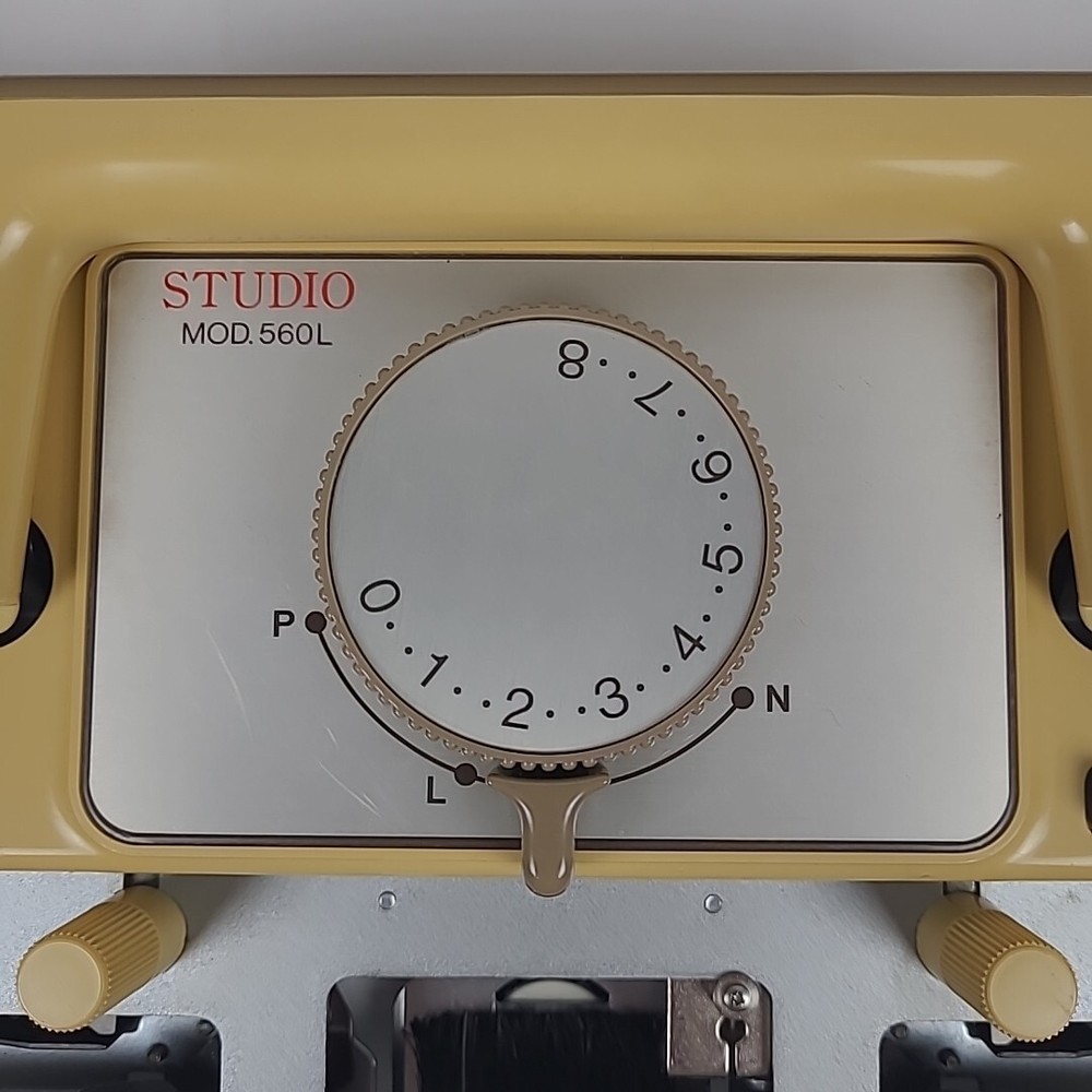 STUDIO MOD 560L KNITTING MACHINE CARIAGE ONLY, NO ATTACHMENTS